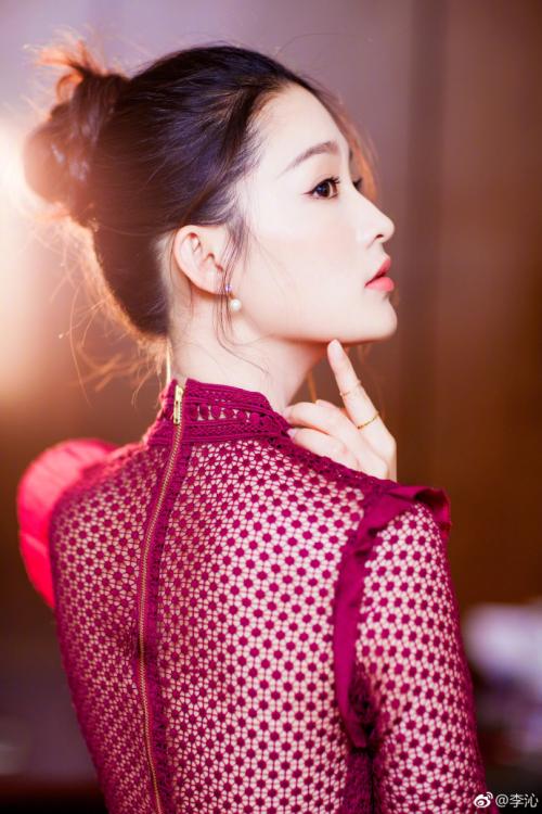 孫怡李沁長得太像了 孫怡李沁長對比照 他們是什么關(guān)系雙胞胎嗎？