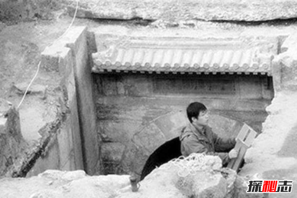 大太監(jiān)李蓮英死亡之謎墳?zāi)怪兄灰婎^顱和長辮子(病死或仇家暗殺)