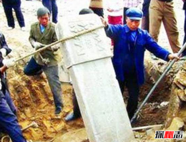 大太監(jiān)李蓮英死亡之謎墳?zāi)怪兄灰婎^顱和長辮子(病死或仇家暗殺)