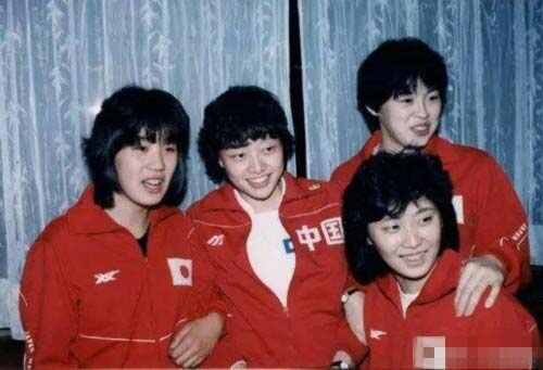 盤(pán)點(diǎn)中國(guó)女排史上十大美女球員 第一稱霸排壇30年